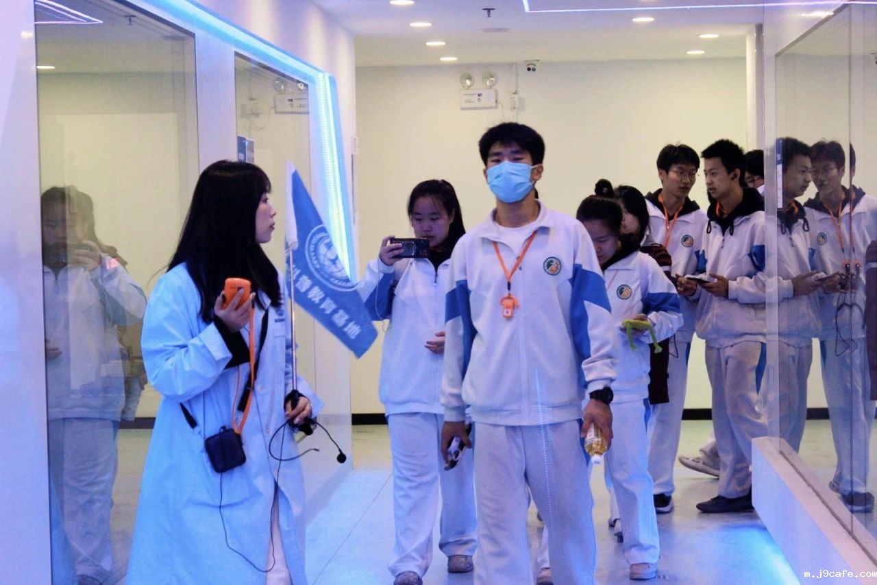 9be5d4ad4be490cb1aeb709a4436b79f